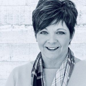 Meet your Posher, Laurie